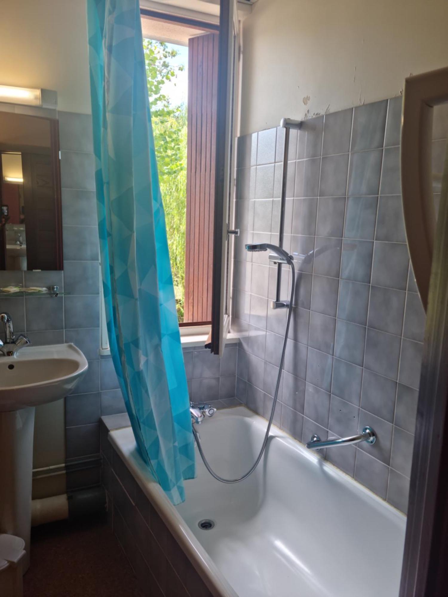 Bed and Breakfast Au Pont De La Gineze Barjac  Zewnętrze zdjęcie