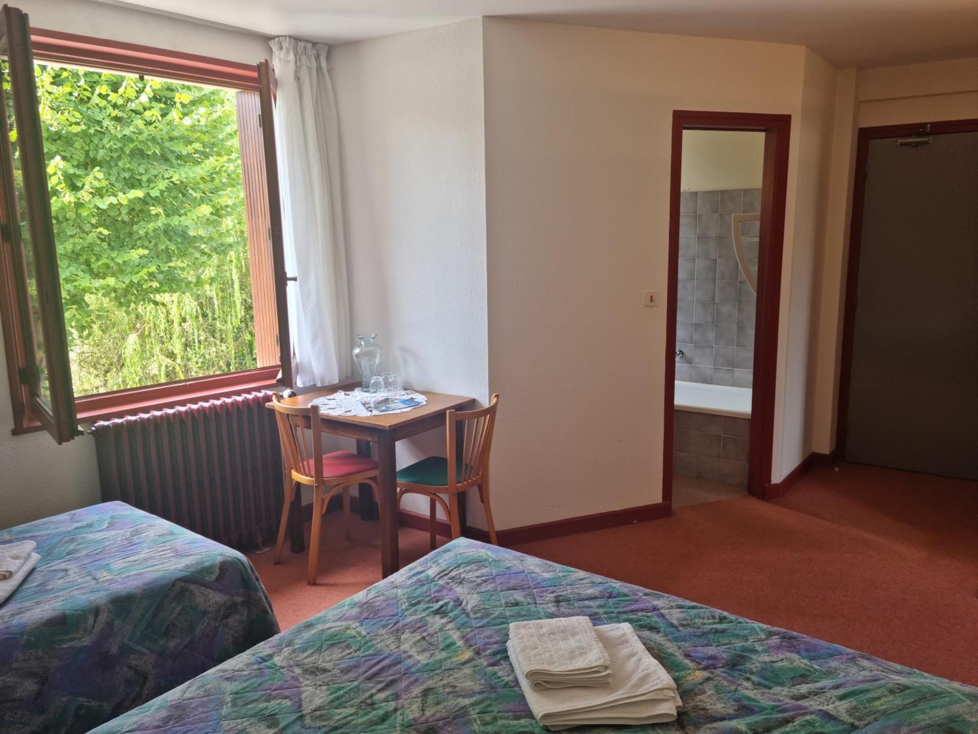 Bed and Breakfast Au Pont De La Gineze Barjac  Zewnętrze zdjęcie